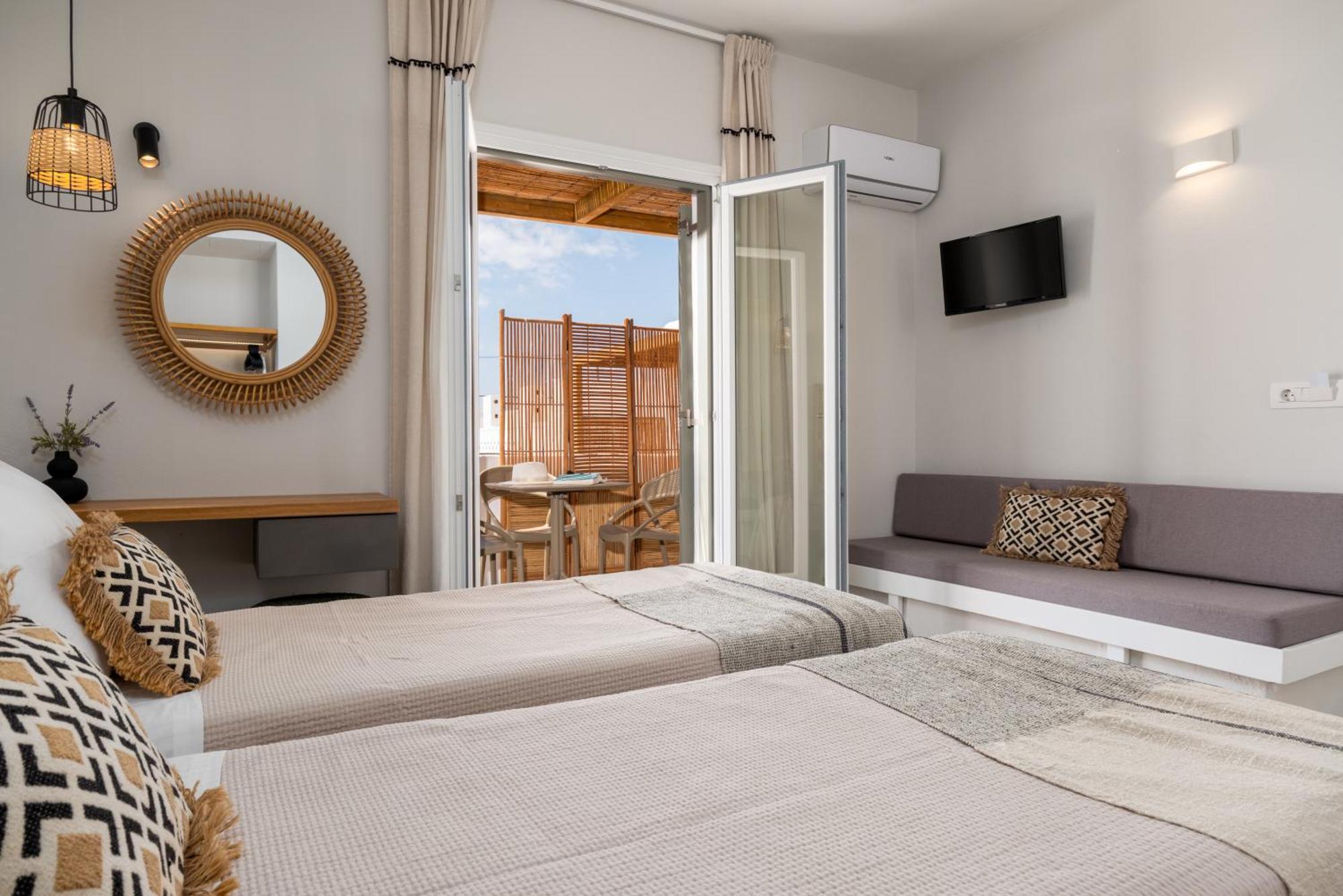Hotel Sea & Sun Paros Naoussa Esterno foto